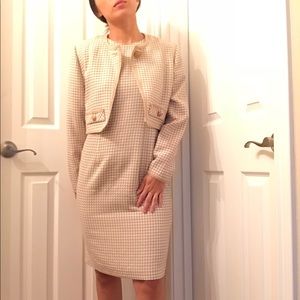 **SOLD** Beautiful vintage 2 pcs dress/jacket set
